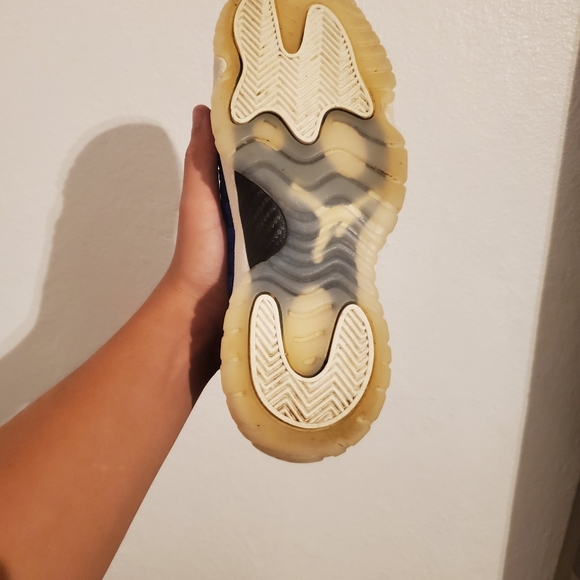 JORDAN FUTURE - Picture 3 of 3